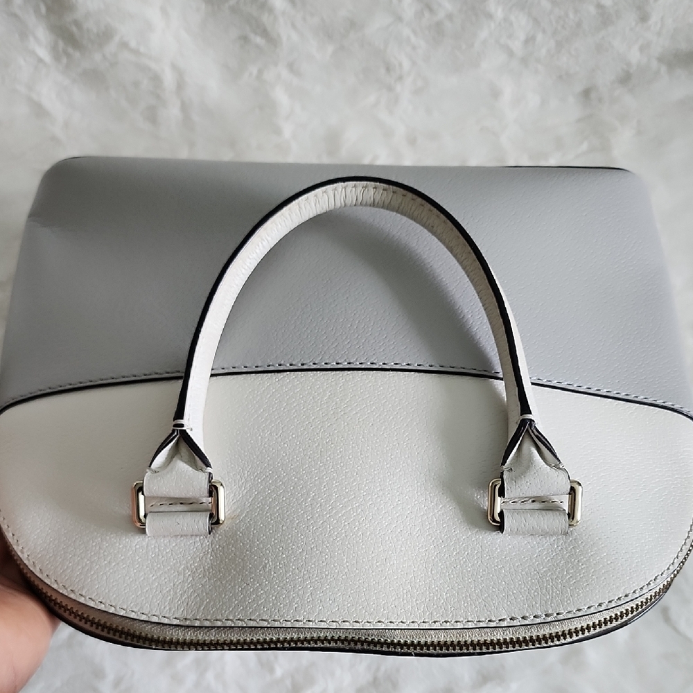 Kate Spade Gray and White Satchel with Classic Design - Picture 3 of 10